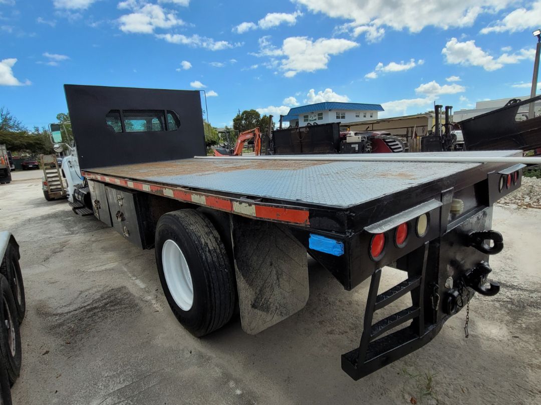 2008 FORD F750 - Image 7